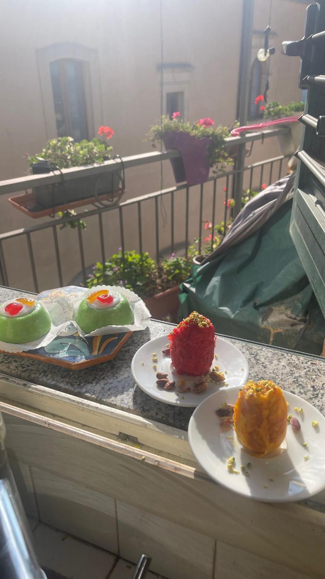 Casa Tipica Siciliana Patronale Home Bedandbreakfast Tremetrisoprailcielo Camere Con Vista, Colazione Interna In Terrazzo Panoramico 칼타기론 외부 사진