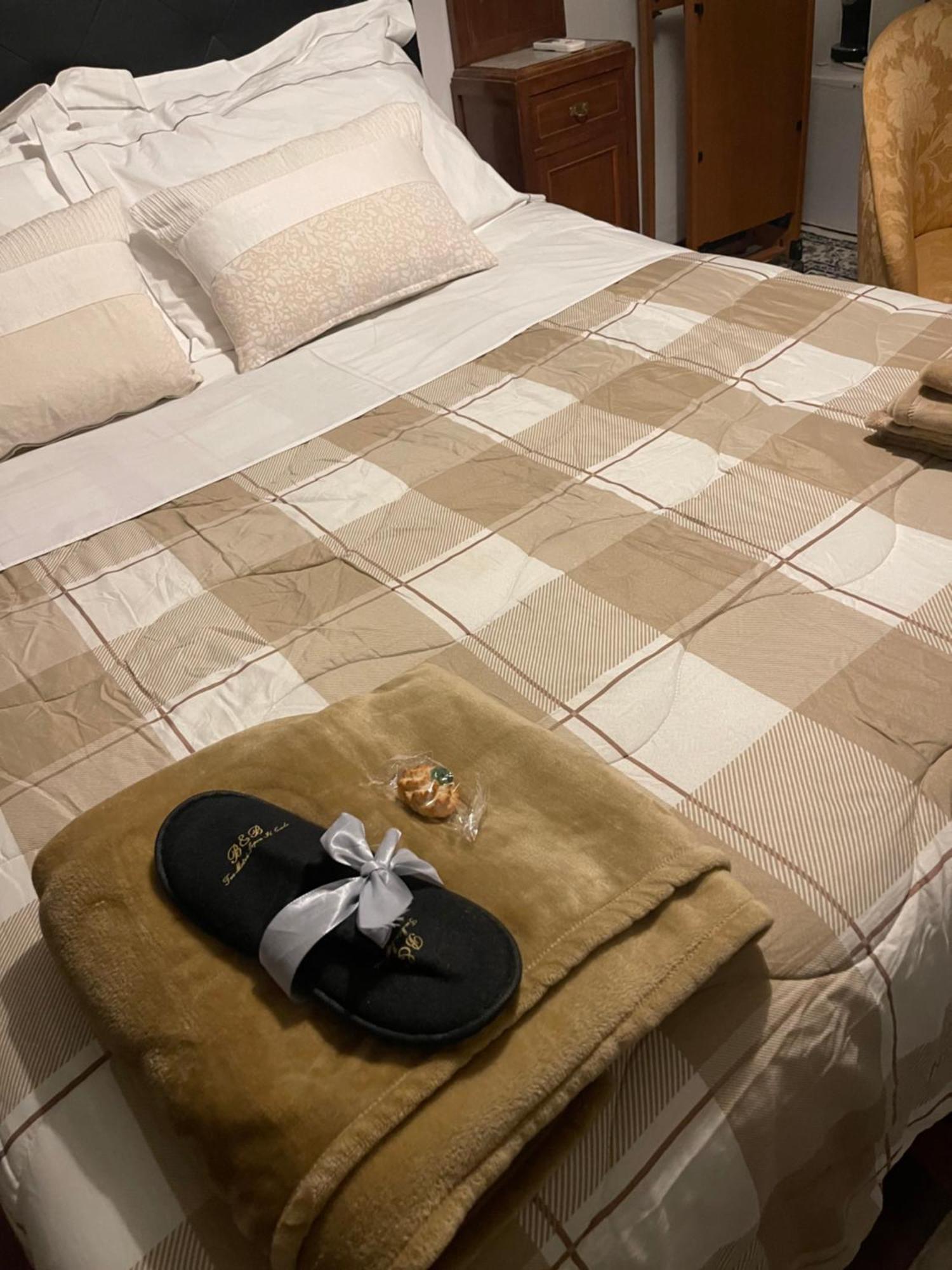 Casa Tipica Siciliana Patronale Home Bedandbreakfast Tremetrisoprailcielo Camere Con Vista, Colazione Interna In Terrazzo Panoramico 칼타기론 외부 사진