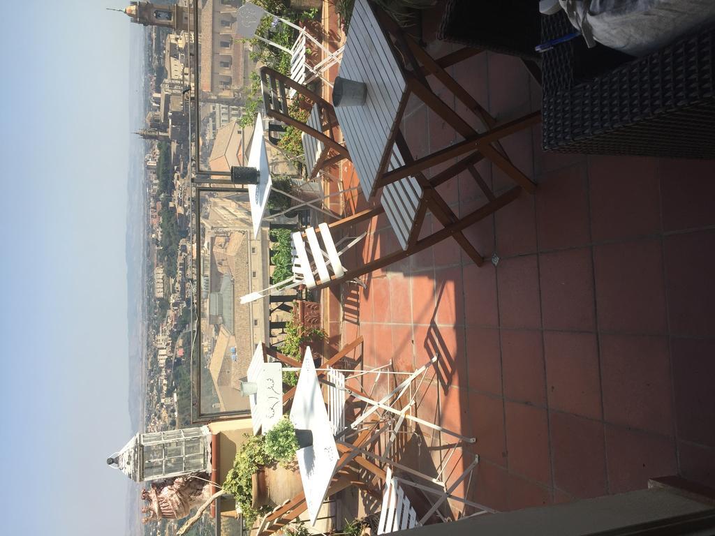 Casa Tipica Siciliana Patronale Home Bedandbreakfast Tremetrisoprailcielo Camere Con Vista, Colazione Interna In Terrazzo Panoramico 칼타기론 외부 사진