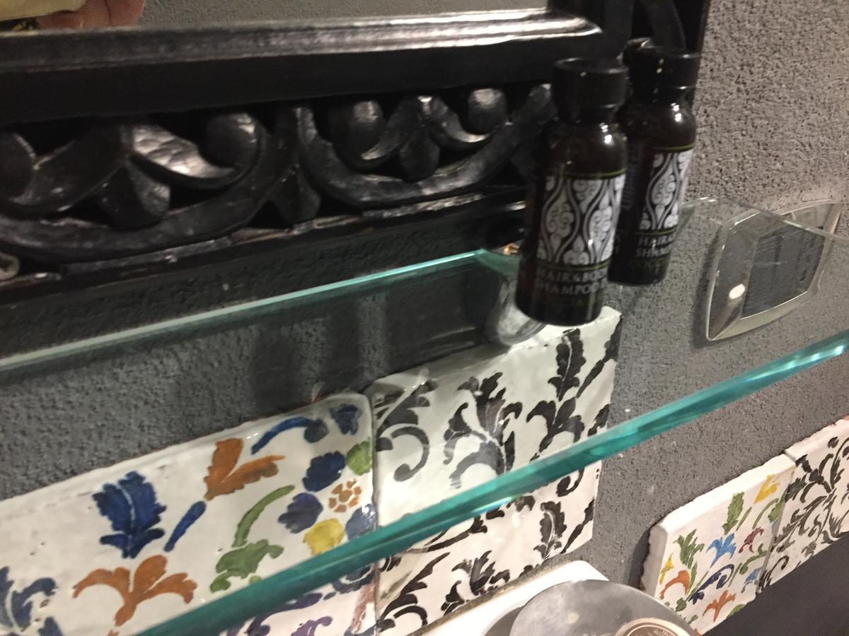 Casa Tipica Siciliana Patronale Home Bedandbreakfast Tremetrisoprailcielo Camere Con Vista, Colazione Interna In Terrazzo Panoramico 칼타기론 외부 사진