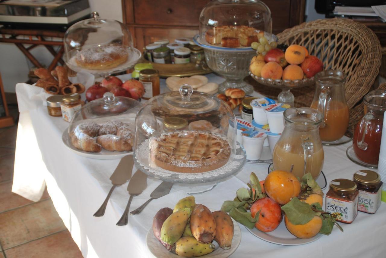 Casa Tipica Siciliana Patronale Home Bedandbreakfast Tremetrisoprailcielo Camere Con Vista, Colazione Interna In Terrazzo Panoramico 칼타기론 외부 사진