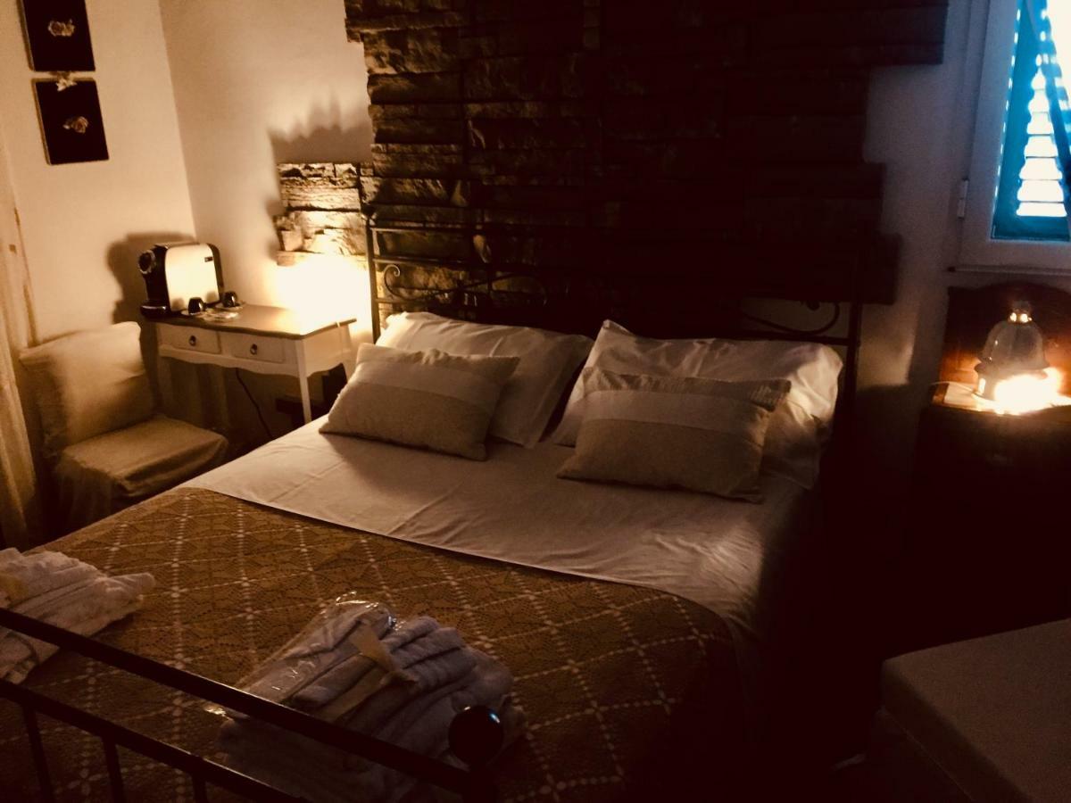 Casa Tipica Siciliana Patronale Home Bedandbreakfast Tremetrisoprailcielo Camere Con Vista, Colazione Interna In Terrazzo Panoramico 칼타기론 외부 사진